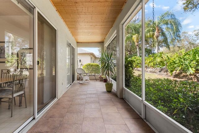 2113 WORTHINGTON GREENS DRIVE, Sun City Center, FL 33573