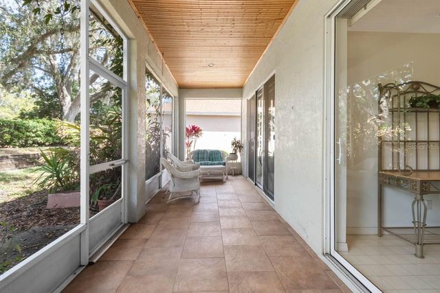 2113 WORTHINGTON GREENS DRIVE, Sun City Center, FL 33573