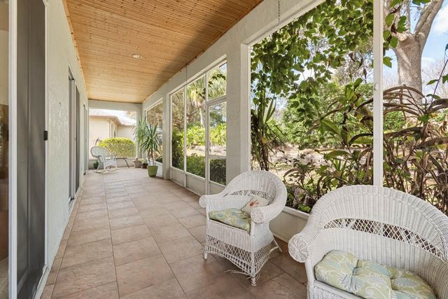 2113 WORTHINGTON GREENS DRIVE, Sun City Center, FL 33573