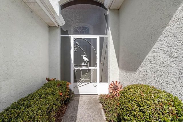 2113 WORTHINGTON GREENS DRIVE, Sun City Center, FL 33573