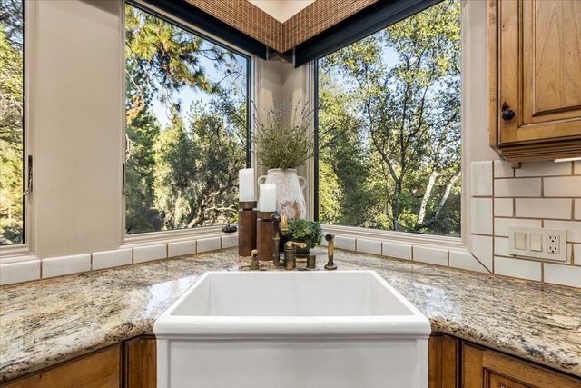 1461 Lodge View Dr, Meadow Vista, CA 95722