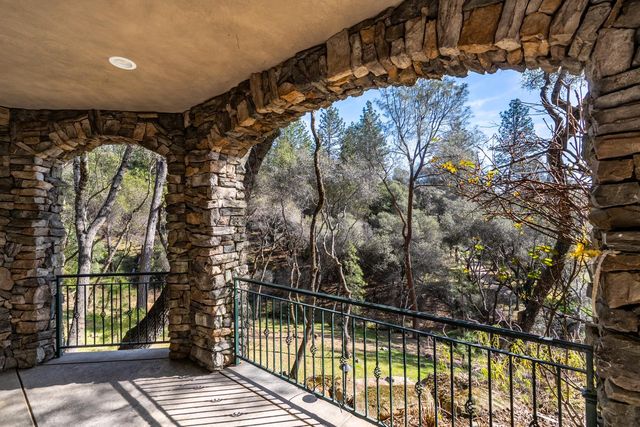 1461 Lodge View Dr, Meadow Vista, CA 95722