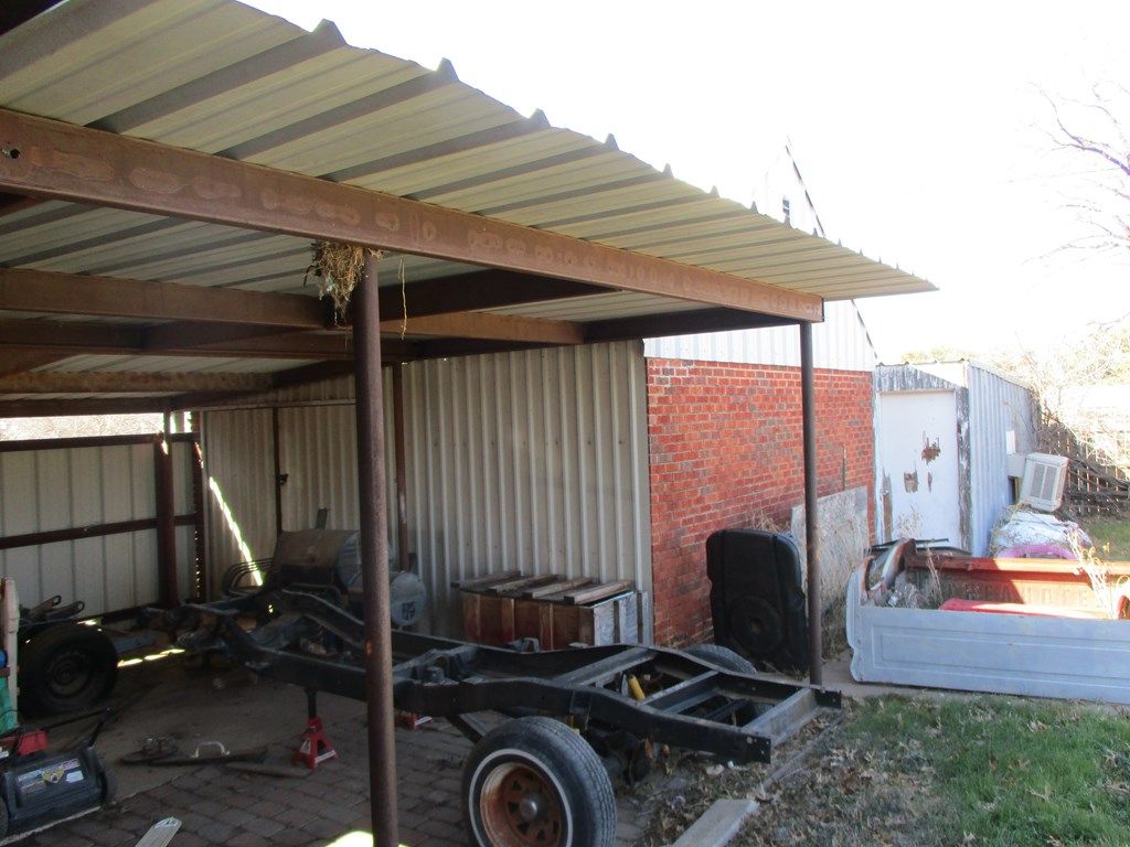 Image 10 of property listing at 2024 North St, San Angelo, TX 76901