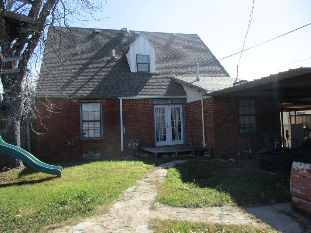 Image 9 of property listing at 2024 North St, San Angelo, TX 76901