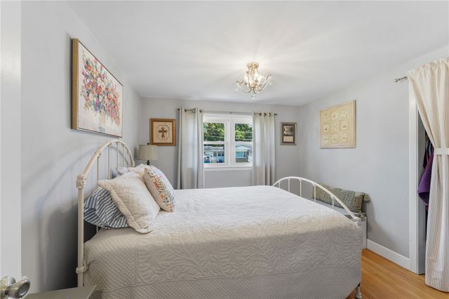 6 Setian Circle, Johnston, RI 02919