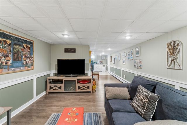 6 Setian Circle, Johnston, RI 02919