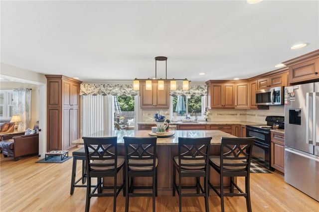 6 Setian Circle, Johnston, RI 02919