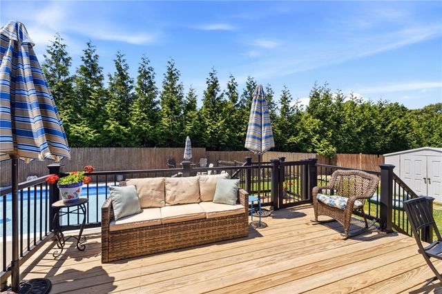 6 Setian Circle, Johnston, RI 02919
