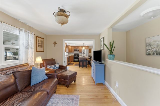 6 Setian Circle, Johnston, RI 02919