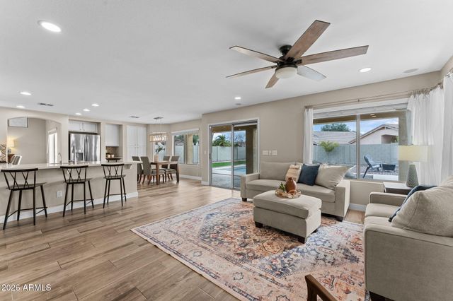 2305 E CHERRY HILLS Place, Chandler, AZ 85249