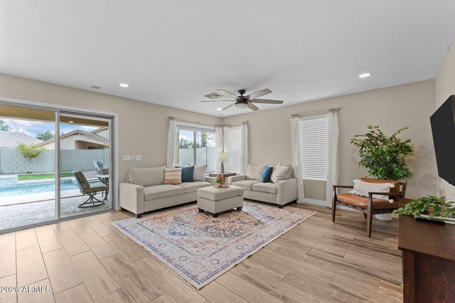 2305 E CHERRY HILLS Place, Chandler, AZ 85249