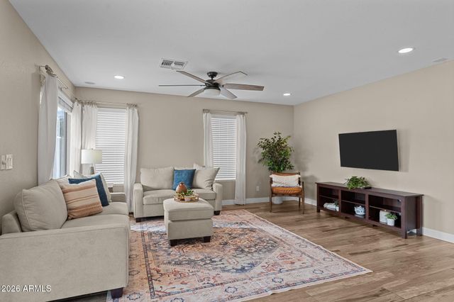 2305 E CHERRY HILLS Place, Chandler, AZ 85249