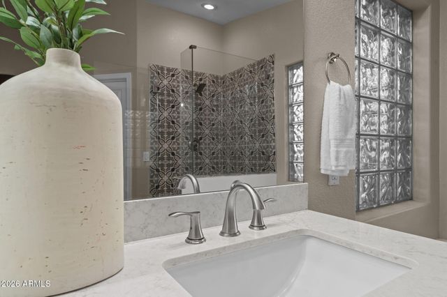 2305 E CHERRY HILLS Place, Chandler, AZ 85249