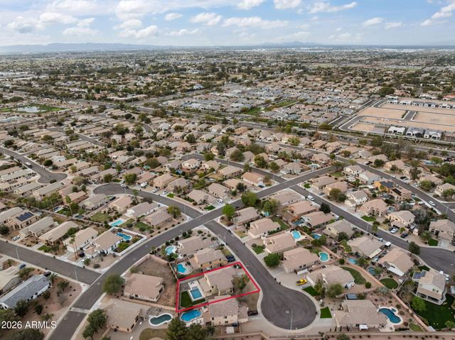 2305 E CHERRY HILLS Place, Chandler, AZ 85249