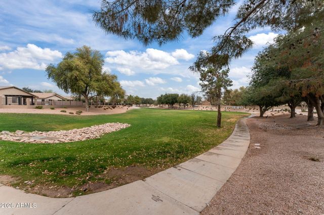2305 E CHERRY HILLS Place, Chandler, AZ 85249
