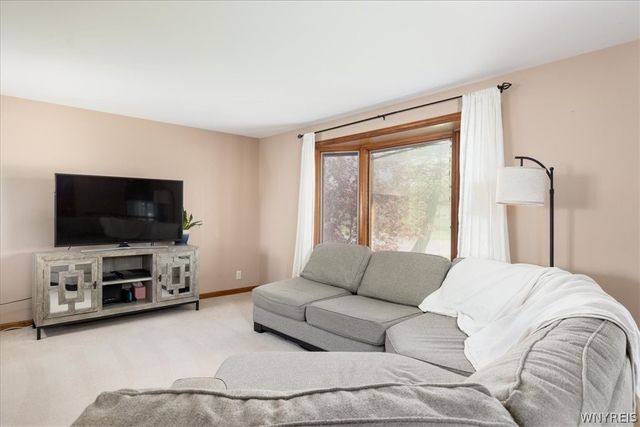 76 Frankhauser Road, Amherst, NY 14221