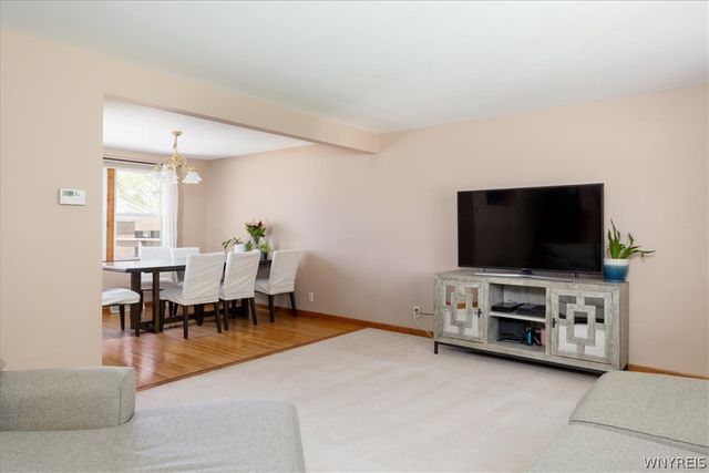 76 Frankhauser Road, Amherst, NY 14221