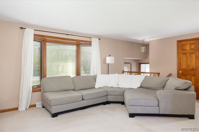 76 Frankhauser Road, Amherst, NY 14221