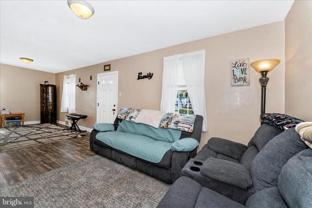 1052 FAIRVIEW RD, Hagerstown, MD 21742