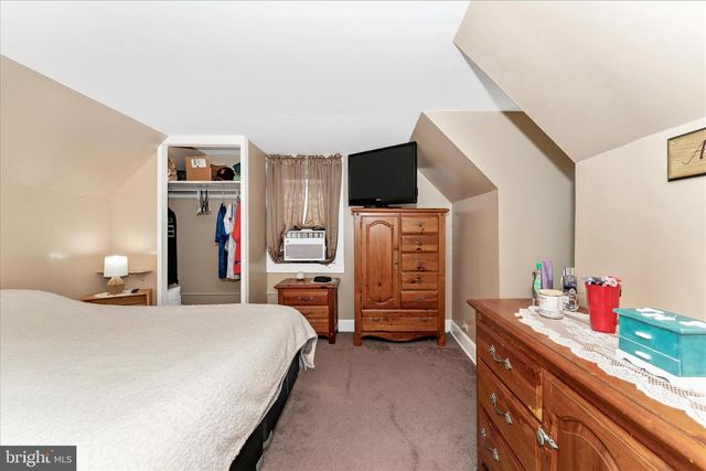 1052 FAIRVIEW RD, Hagerstown, MD 21742