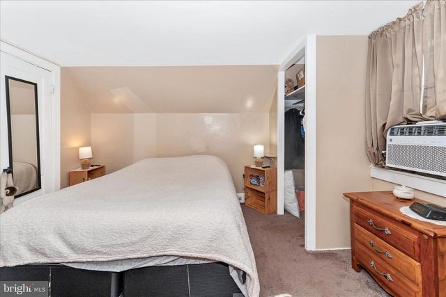 1052 FAIRVIEW RD, Hagerstown, MD 21742