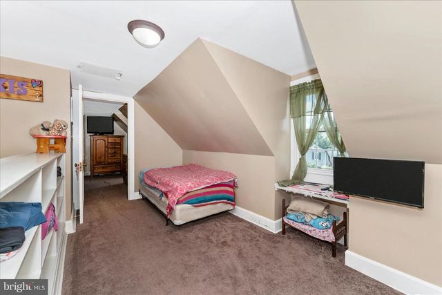 1052 FAIRVIEW RD, Hagerstown, MD 21742