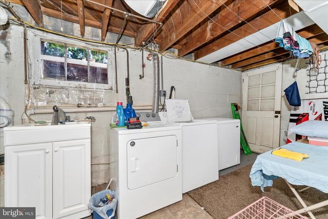 1052 FAIRVIEW RD, Hagerstown, MD 21742
