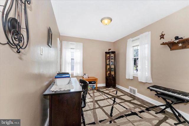 1052 FAIRVIEW RD, Hagerstown, MD 21742