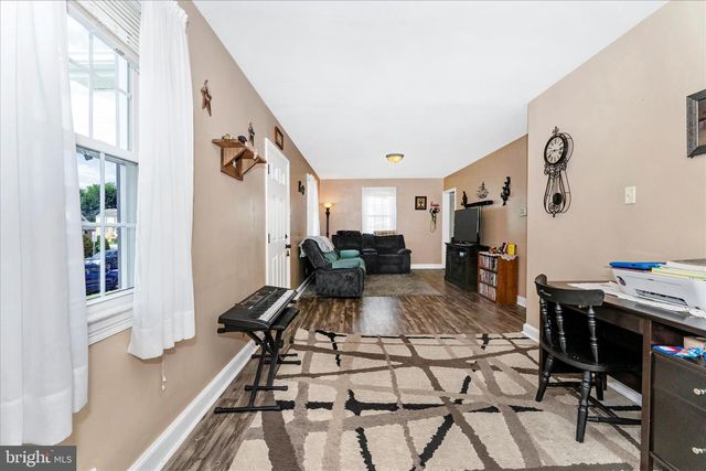 1052 FAIRVIEW RD, Hagerstown, MD 21742