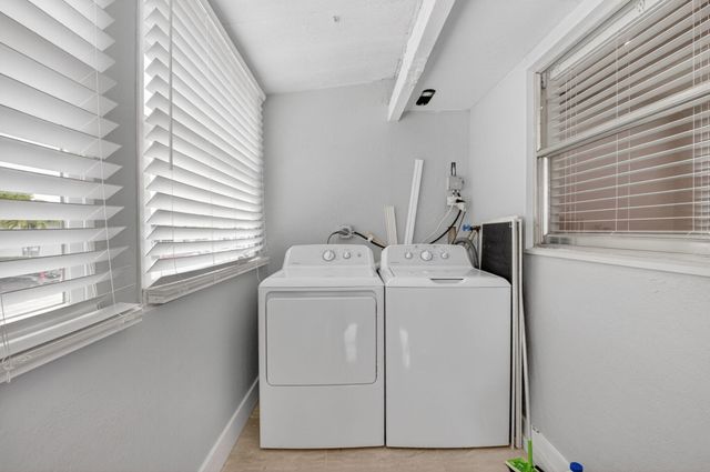 321 Saxony Trail G, Delray Beach, FL 33446