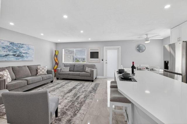 321 Saxony Trail G, Delray Beach, FL 33446