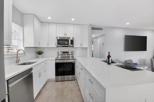 321 Saxony Trail G, Delray Beach, FL 33446