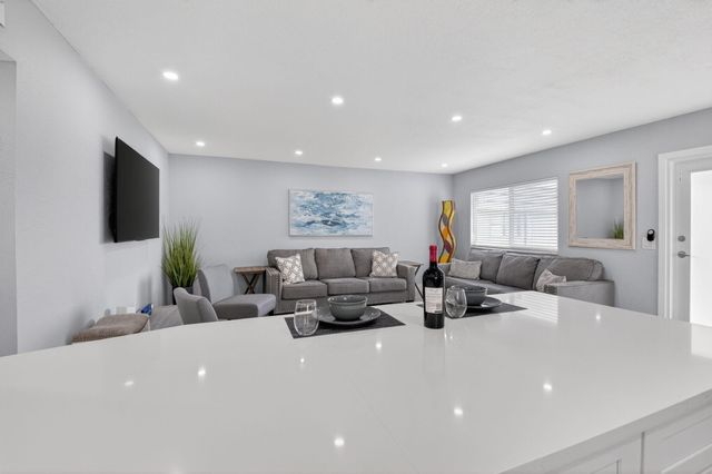 321 Saxony Trail G, Delray Beach, FL 33446