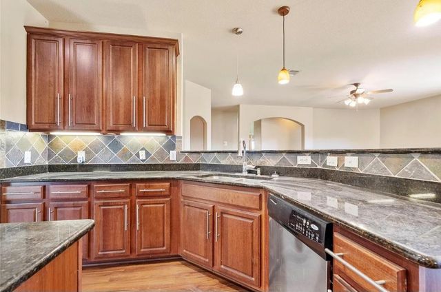 120 Emory Fields DR, Hutto, TX 78634