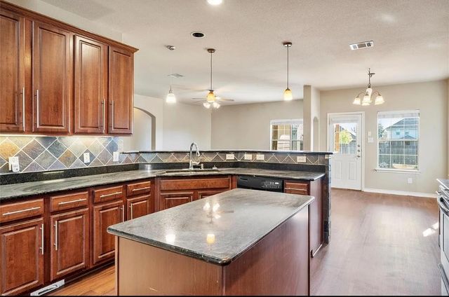 120 Emory Fields DR, Hutto, TX 78634