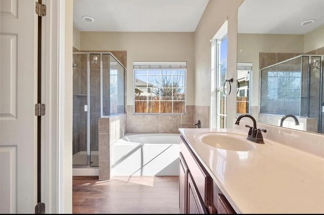 120 Emory Fields DR, Hutto, TX 78634