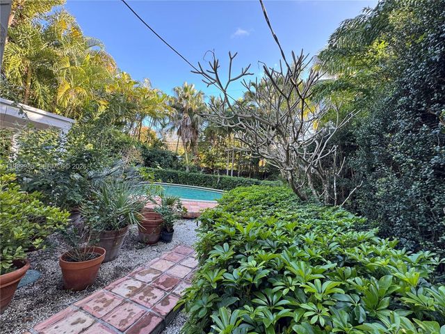 4134 Ventura Ave, Miami, FL 33133