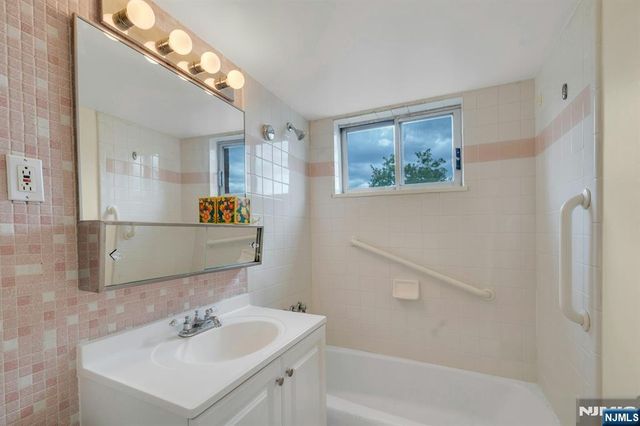 265 Main Street 209, Ridgefield Park, NJ 07660