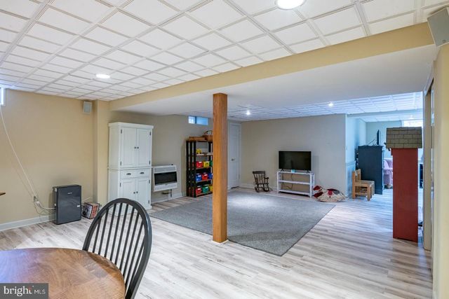 140 MEADOW VIEW DR, Reading, PA 19605