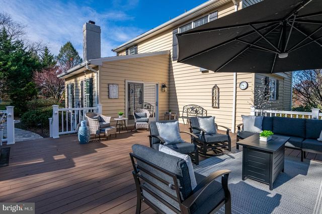 140 MEADOW VIEW DR, Reading, PA 19605