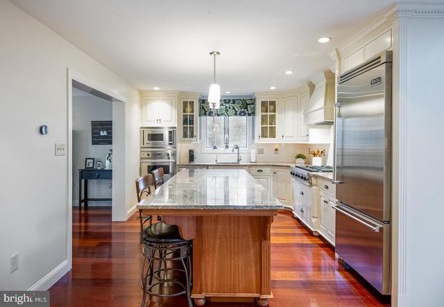 140 MEADOW VIEW DR, Reading, PA 19605