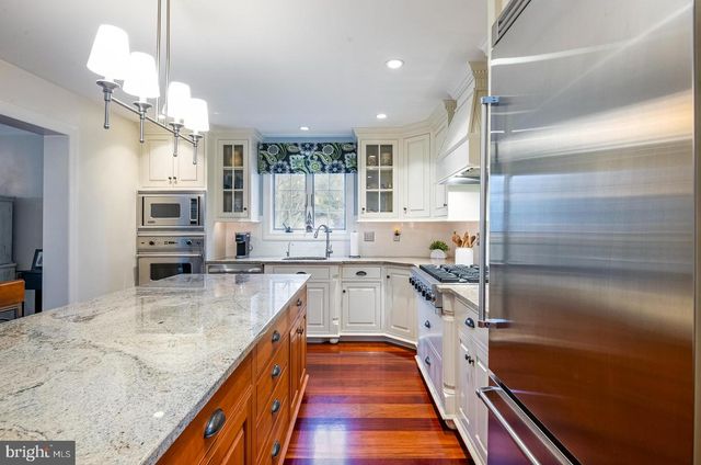 140 MEADOW VIEW DR, Reading, PA 19605