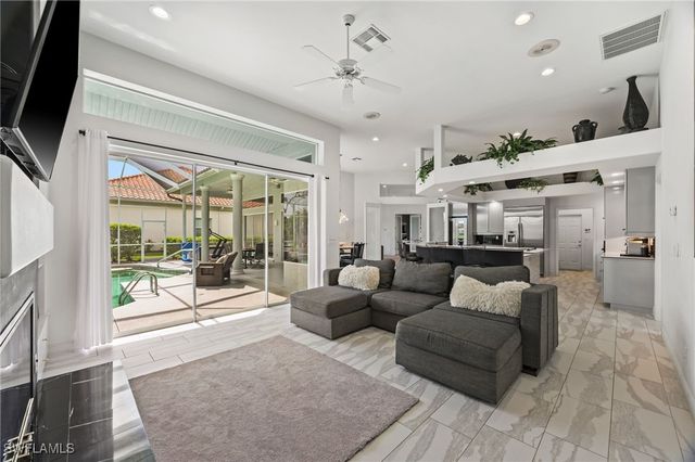 9360 White Hickory LN, Fort Myers, FL 33912