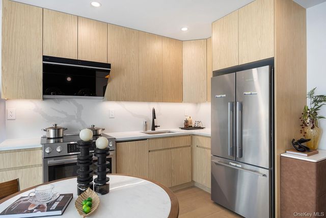 35-30 146th Street 304, Flushing, NY 11354