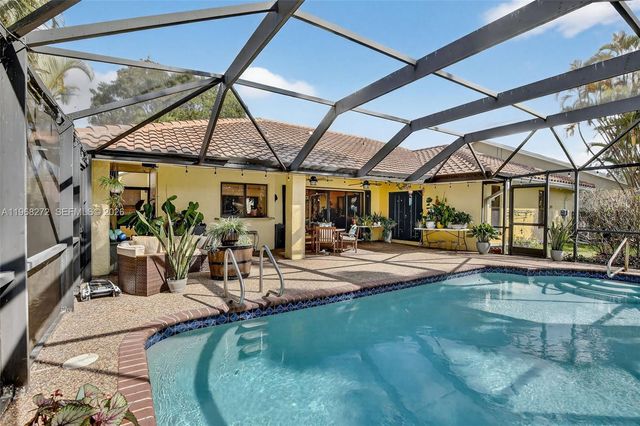 8740 SW 56th Pl, Cooper City, FL 33328