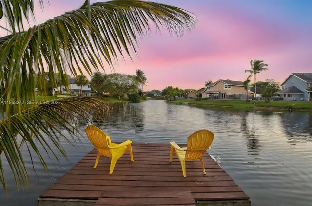 8740 SW 56th Pl, Cooper City, FL 33328