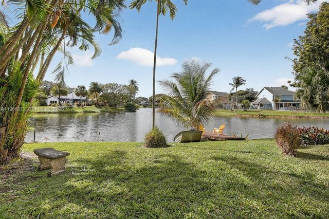 8740 SW 56th Pl, Cooper City, FL 33328