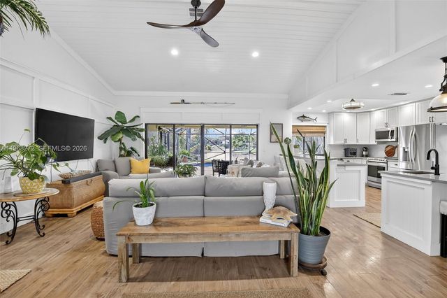 8740 SW 56th Pl, Cooper City, FL 33328