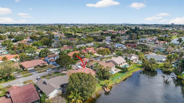 8740 SW 56th Pl, Cooper City, FL 33328