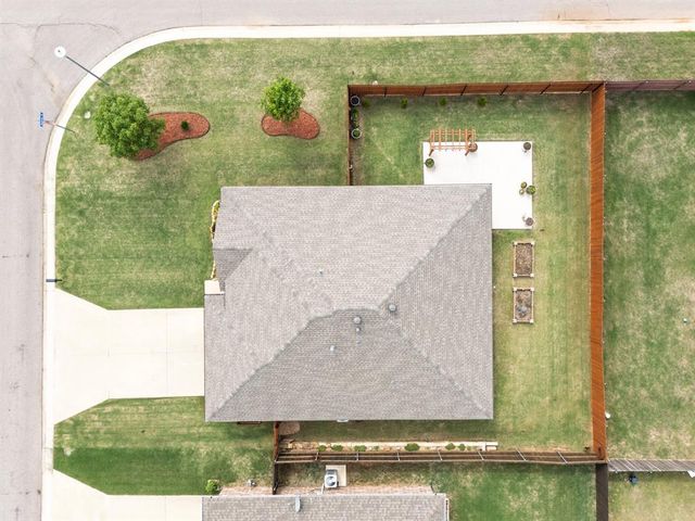 1922 Glenbrook Drive, Shawnee, OK 74804